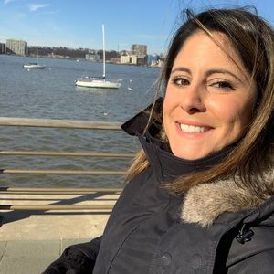 Meet your Posher, Dana